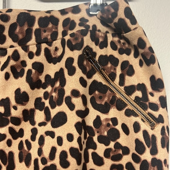 Faux Suede Animal Print L - Picture 2 of 3
